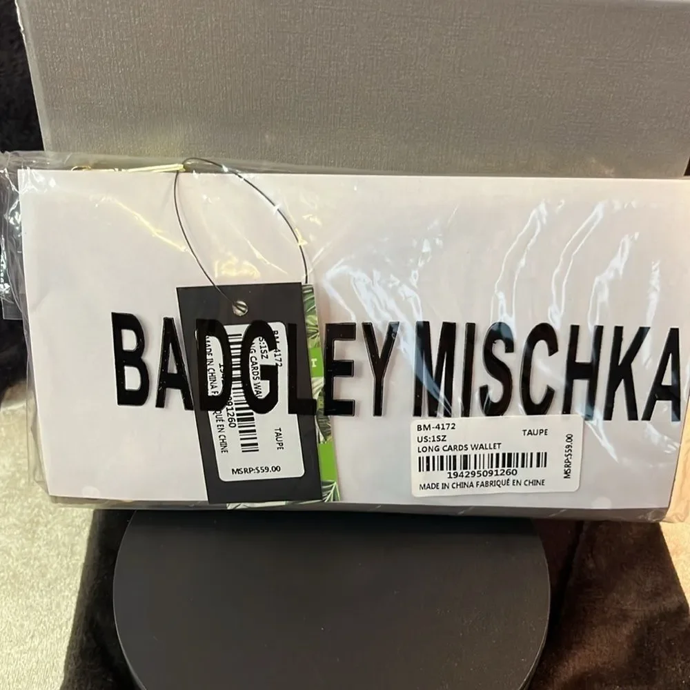 BADGLEY MISCHKA TAUPE LONG CARDS WALLET NWT